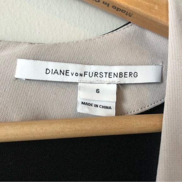 Diane VON FURSTENBERG Two Tone Dress - Picture 4 of 7
